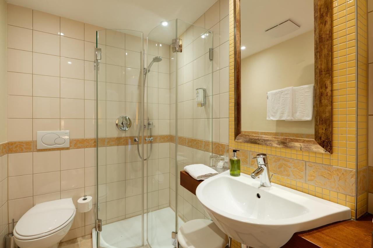 Romantik Hotel Waldschloesschen Schleswig Dış mekan fotoğraf